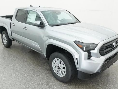 New 2026 Toyota Tacoma SR5 image 13