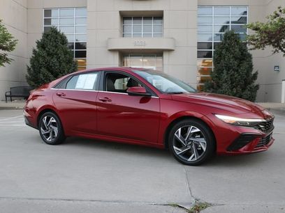 Used 2025 Hyundai Elantra Limited