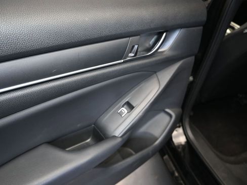 Used 2018 Honda Accord Sport image 15