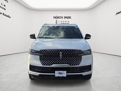 New 2027 Lincoln Navigator L Reserve AWD/4WD image 8