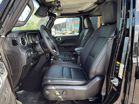 New 2026 Jeep Gladiator Mojave AWD/4WD image 9