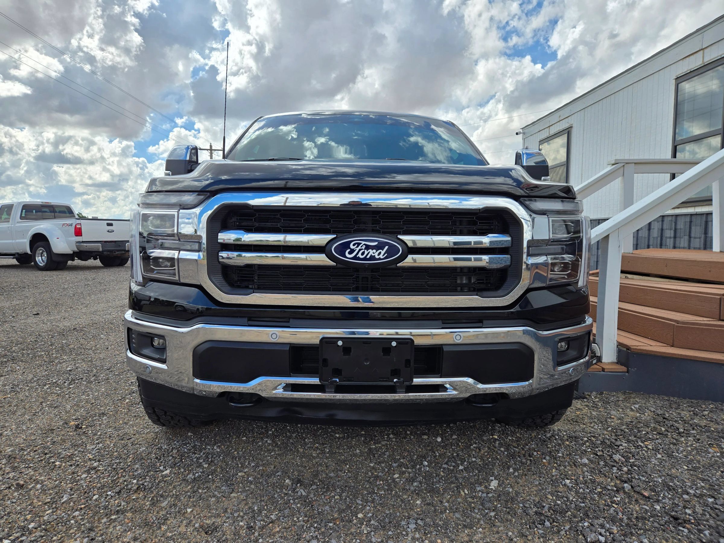 Used 2025 Ford F150 Lariat w/ Equipment Group 501A Mid AWD/4WD image 3