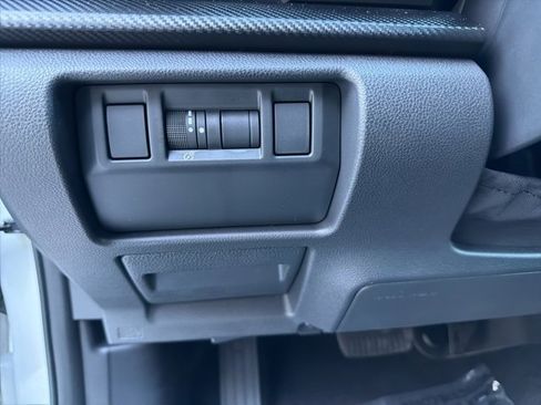 Used 2024 Subaru Crosstrek 2.0i Premium image 38