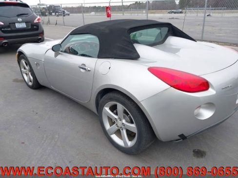 Used 2006 Pontiac Solstice Convertible w/ Convenience Package image 3