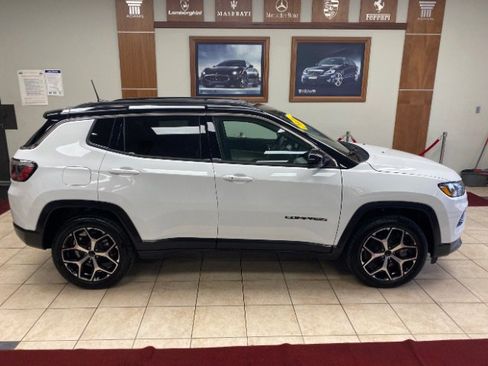 Used 2025 Jeep Compass Limited AWD/4WD image 6