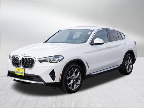 Used 2023 BMW X4 xDrive30i w/ Convenience Package image 3