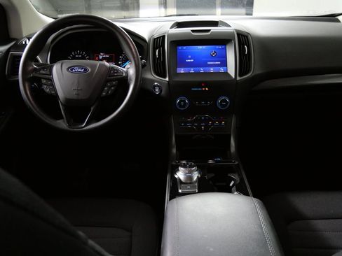 Used 2020 Ford Edge SE FWD image 19