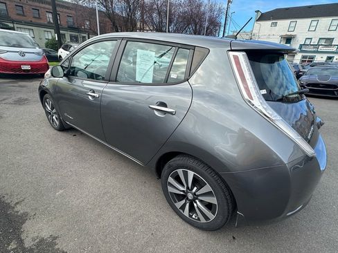 Used 2015 Nissan Leaf SL image 5