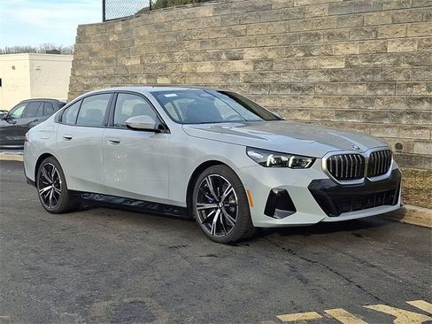 New 2026 BMW 530i xDrive 530i xDrive w/ M Sport Package image 1