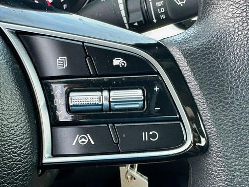 Used 2023 Kia Forte LXS w/ LXS Technology Package FWD image 16