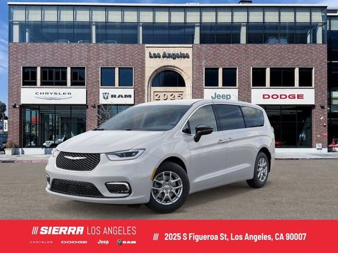 New 2026 Chrysler Pacifica Select image 1
