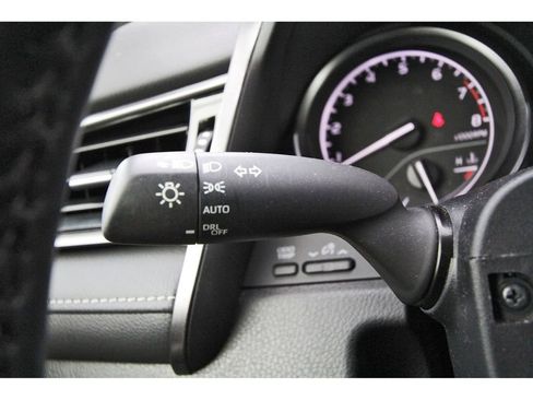 Used 2024 Toyota Camry SE w/ Convenience Package FWD image 17