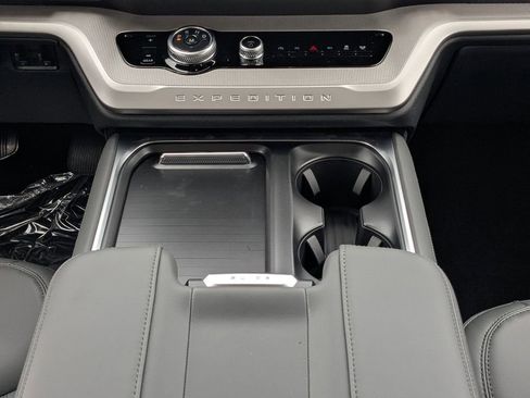 New 2026 Ford Expedition Active RWD image 18