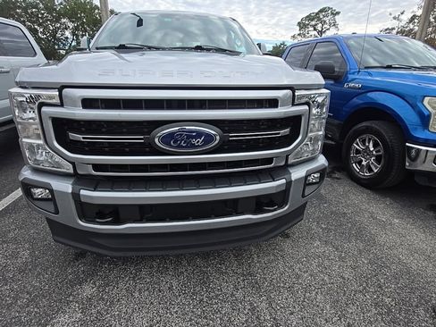 Used 2022 Ford F350 Lariat image 2