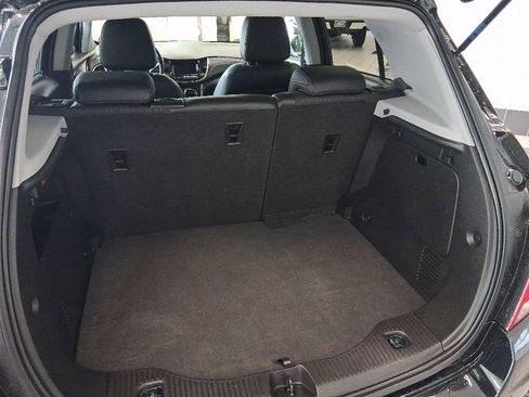 Used 2019 Chevrolet Trax LT w/ Sun & Sound Package AWD/4WD image 17