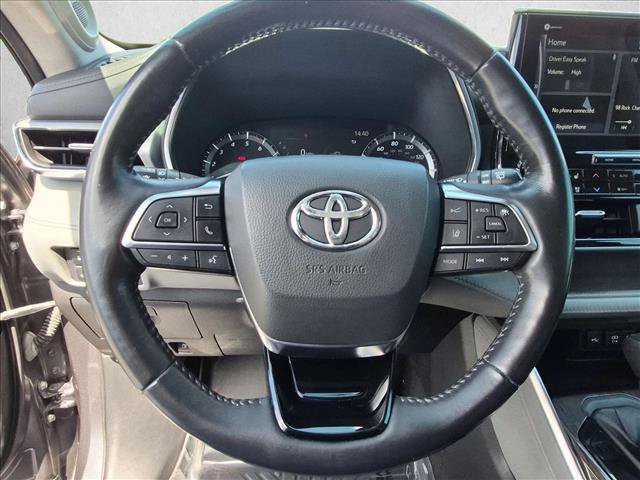 Used 2021 Toyota Highlander Platinum FWD image 30