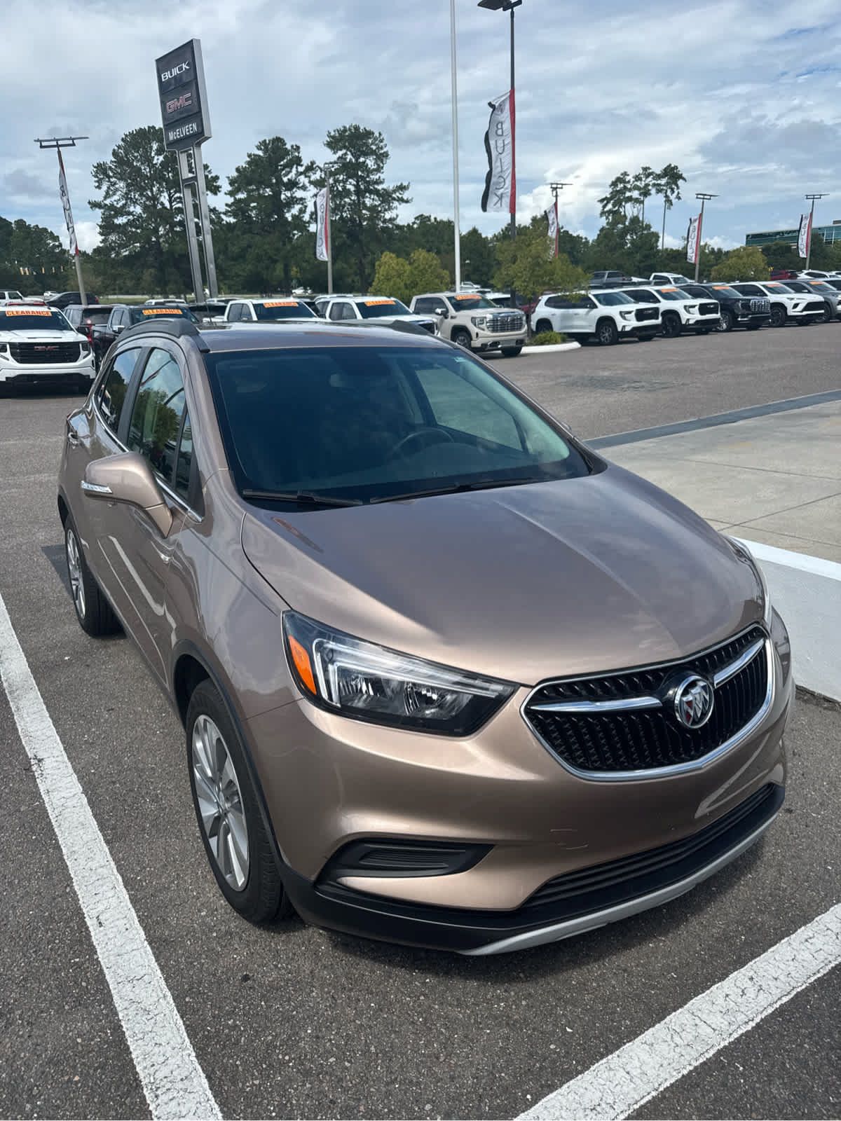 Used 2018 Buick Encore Preferred FWD image 2