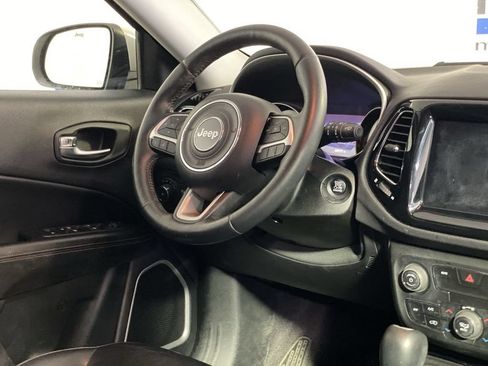Used 2018 Jeep Compass Limited w/ Navigation Group AWD/4WD image 10