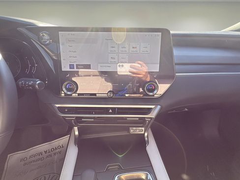 Used 2024 Lexus RX 350 Premium w/ Convenience Package image 10