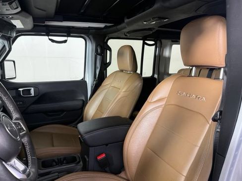 Used 2023 Jeep Wrangler Unlimited Sahara w/ Cold Weather Group AWD/4WD image 14