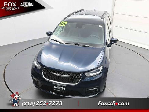Used 2022 Chrysler Pacifica Touring-L FWD image 27