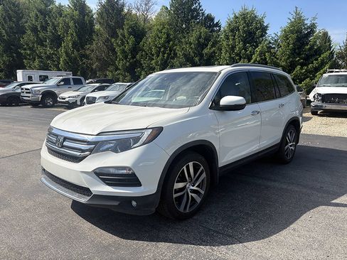 Used 2017 Honda Pilot Touring image 1