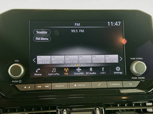 Used 2025 Nissan Pathfinder SV FWD image 21