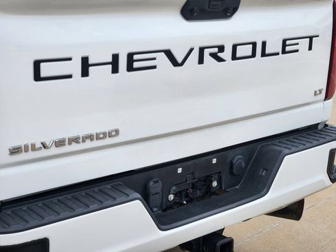 Used 2022 Chevrolet Silverado 2500 LT w/ Convenience Package AWD/4WD image 11