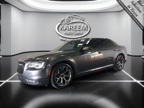 Used 2018 Chrysler 300 S RWD image 1