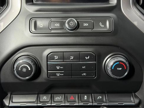 Used 2022 Chevrolet Silverado 1500 Custom AWD/4WD image 30