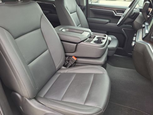 Used 2025 GMC Sierra 1500 SLT image 10