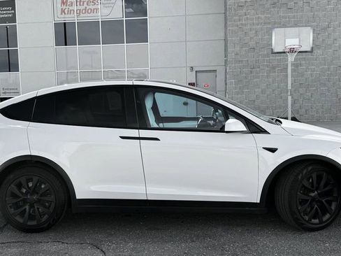 Used 2022 Tesla Model X AWD/4WD image 6