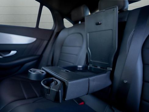 Used 2023 Mercedes-Benz GLC 300 4MATIC Coupe image 33