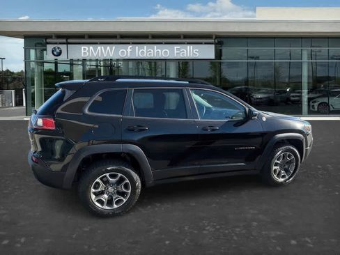Used 2022 Jeep Cherokee Trailhawk w/ Premium Leather Package AWD/4WD image 8