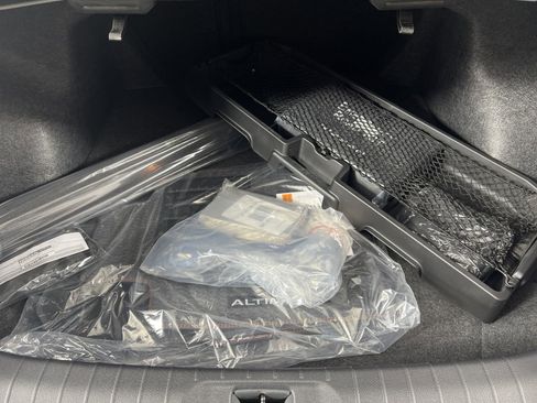 New 2025 Nissan Altima 2.5 SR w/ SR Premium Package image 13