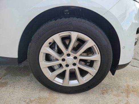 Used 2025 Land Rover Range Rover Sport SE image 19