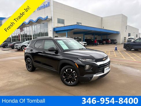 Used 2021 Chevrolet TrailBlazer LT w/ Convenience Package FWD image 1