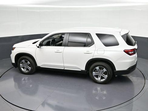 Used 2025 Honda Pilot EX-L image 29