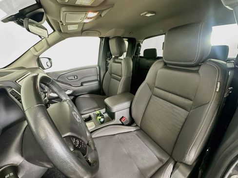 Used 2023 Nissan Frontier SV w/ SV Convenience Package AWD/4WD image 13