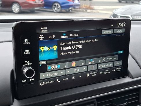 Certified 2025 Honda Pilot Touring image 20