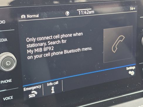 New 2026 Volkswagen Taos SE image 5