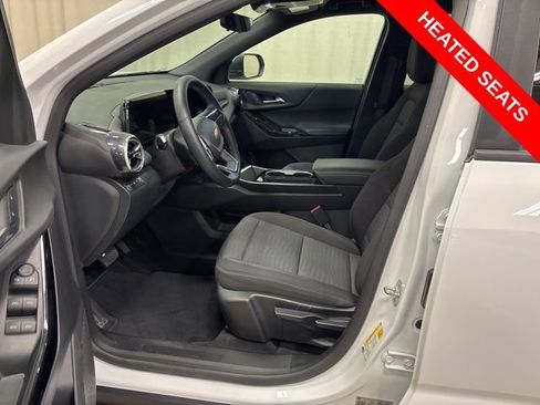 Used 2025 Chevrolet Equinox LT w/ Safety and Technology Package AWD/4WD image 15