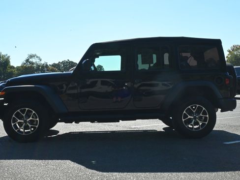 Used 2024 Jeep Wrangler Sport S image 6