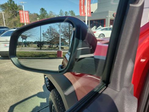 Certified 2025 Toyota Tacoma TRD Off-Road image 13