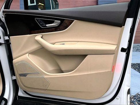 Used 2017 Audi Q7 3.0T Premium Plus image 24