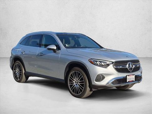 Certified 2026 Mercedes-Benz GLC 300 image 3