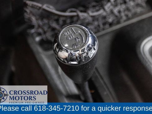 Used 2016 Jeep Wrangler Unlimited Sahara w/ Connectivity Group AWD/4WD image 38