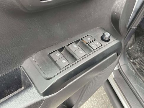Used 2023 Toyota Tacoma SR AWD/4WD image 18