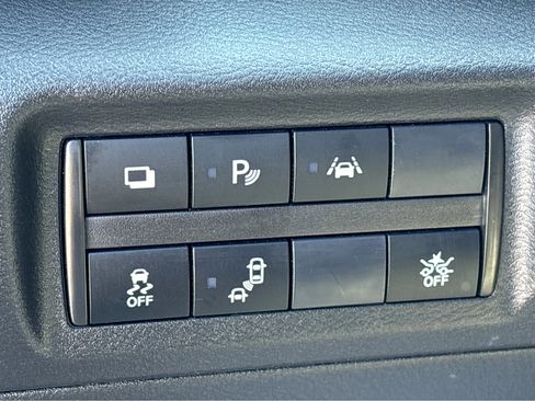 Certified 2025 Nissan Kicks Play S image 10