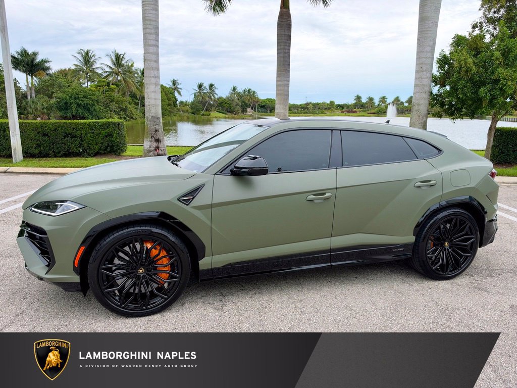 Used 2025 Lamborghini Urus SE AWD/4WD image 1
